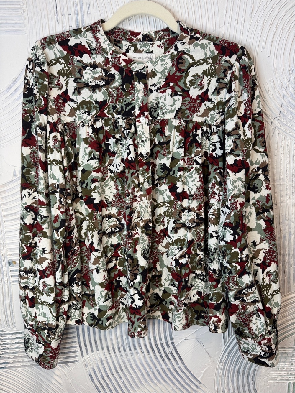 Treasure & Bond Floral Print Blouse in Olive, Burgundy & Cream N0572